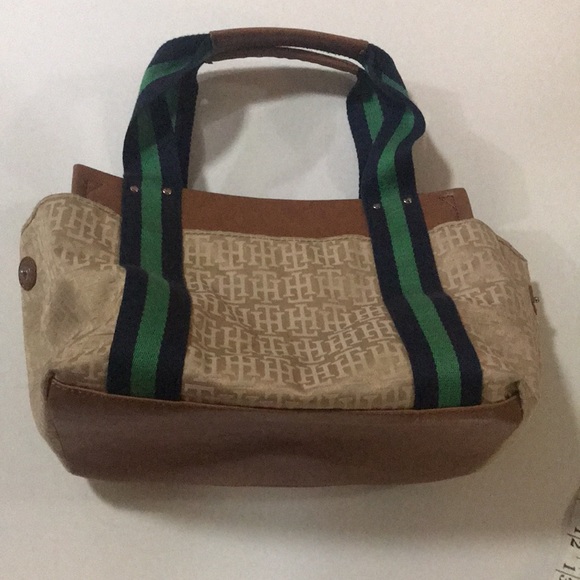 Tommy Hilfiger American Classic Purse - inside zipper and 4 outside comp… - Picture 8 of 16